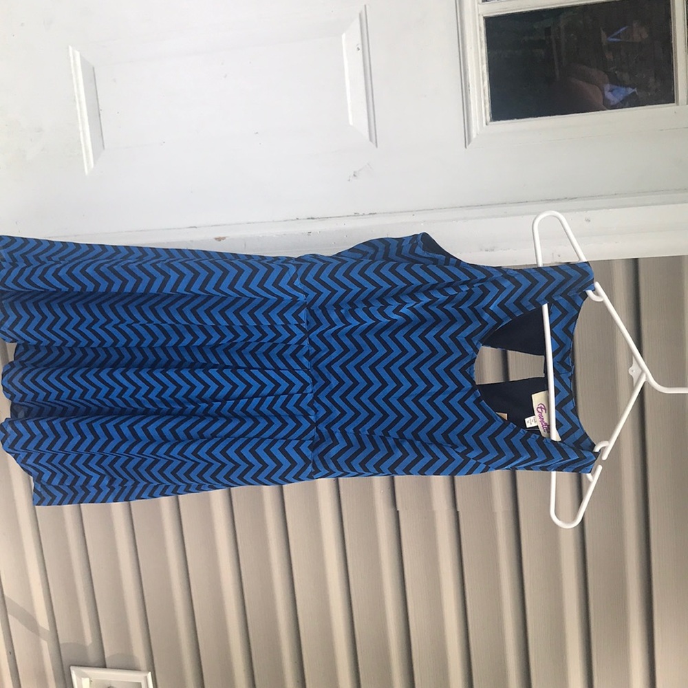 Emmelee black and blue chevron short dress